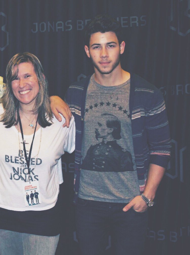 pizzainthepool's tweet photo. Meeting you was one of the best experiences of my life. I’ll never forget how amazing you were, how comfortable you made me feel despite being seriously anxious that entire day. I love you. I love you. I love you. @nickjonas #BeBlessedLikeNickJonas #NickJ27th https://t.co/U8kWDA3W7y
