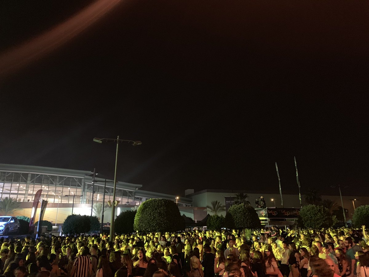 Los40_RM's tweet photo. La noche del lunes la convertimos en la mejor noche de fiesta con #Los40Murcia2019 Ya en el escenario @ayohomusic con sus temas 🔝 que dedican a los damnificados #DanaRM Estamos en la explanada @ccncondomina | @AytoMurcia ✌🏻 https://t.co/Fmkbo6WqA8