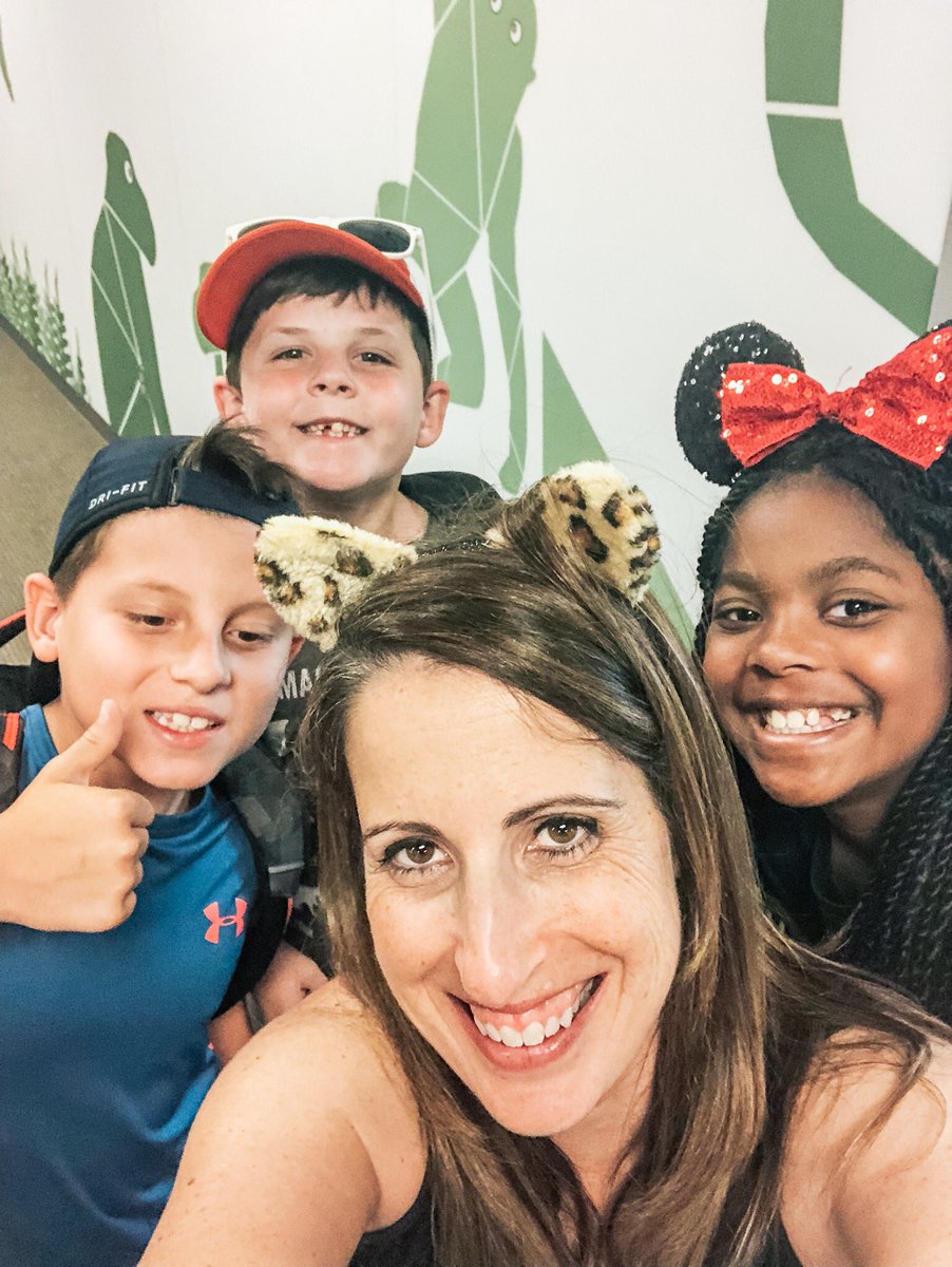 Celebrating #boosterthon with Hat and Silly Headband Day! Woo hoo! Keep those pledges coming in! #exploreWells <a href="/CFISDWells/">Wells Elementary</a>