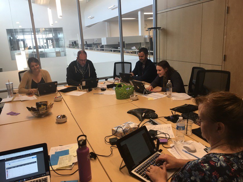 JenifferPithy's tweet photo. Pre-AP English 1 teachers collaboratively planning for the upcoming school year! @EverettSchools @BethShipe @CollegeBoard #Pre-AP https://t.co/ZVsi17qn4t