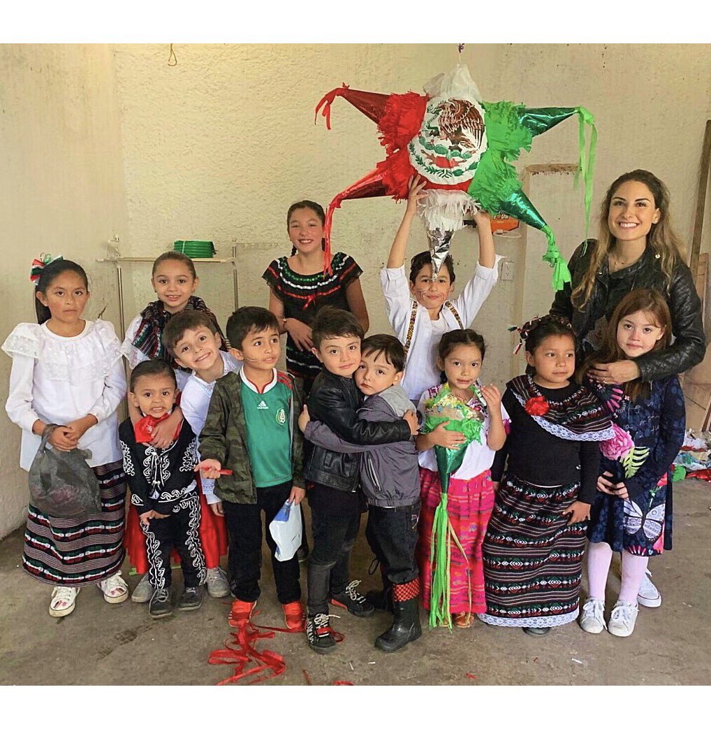 LChristianAc's tweet photo. Fiesta Mexicana!! 🇲🇽🎊 https://t.co/EUKs1O5pCA