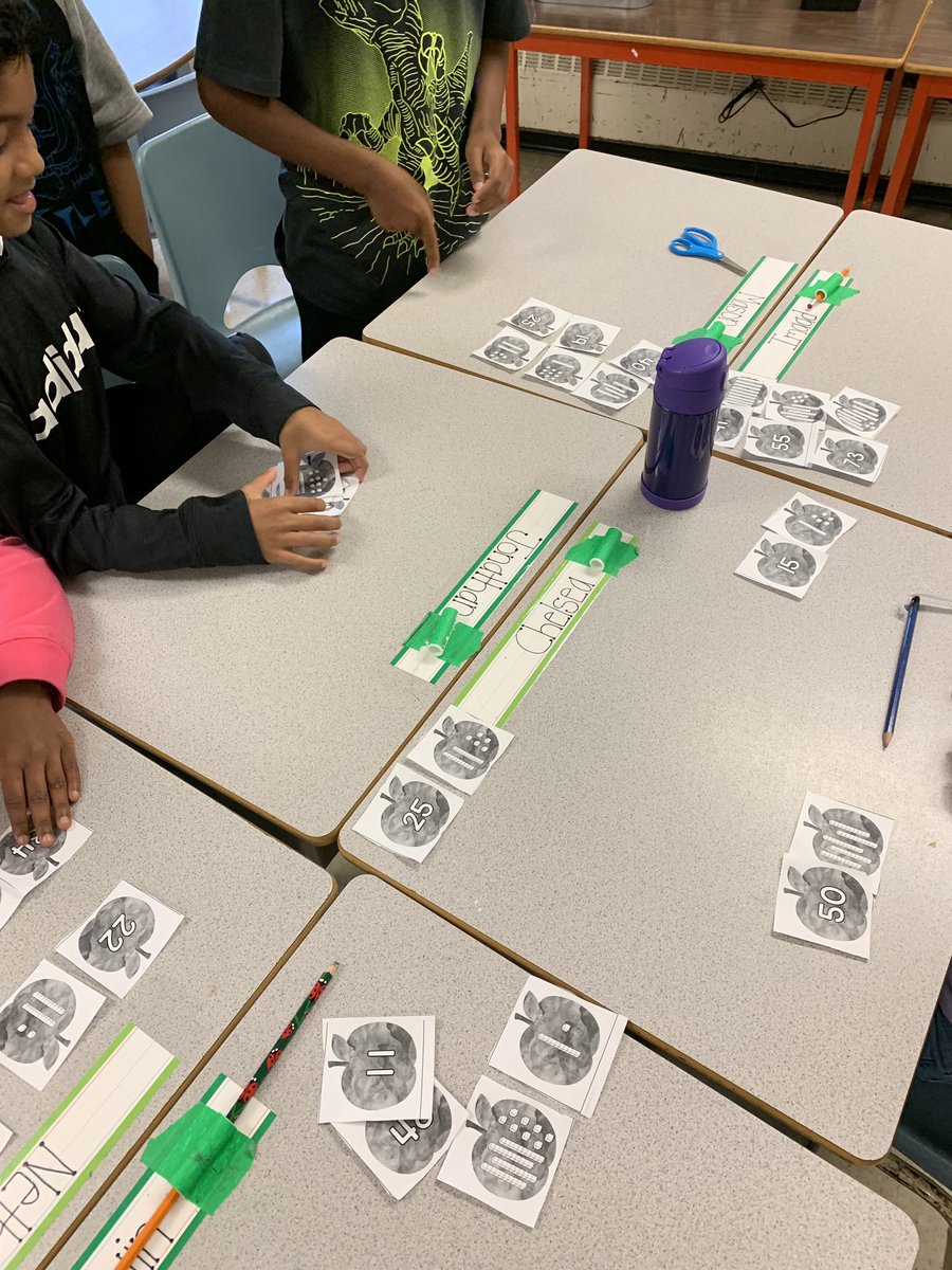 TheStorto's tweet photo. We started our day sorting numbers and pictures to become experts with place value #funIn3B #teamworkmakesthedreamwork https://t.co/piWnnJNkSB