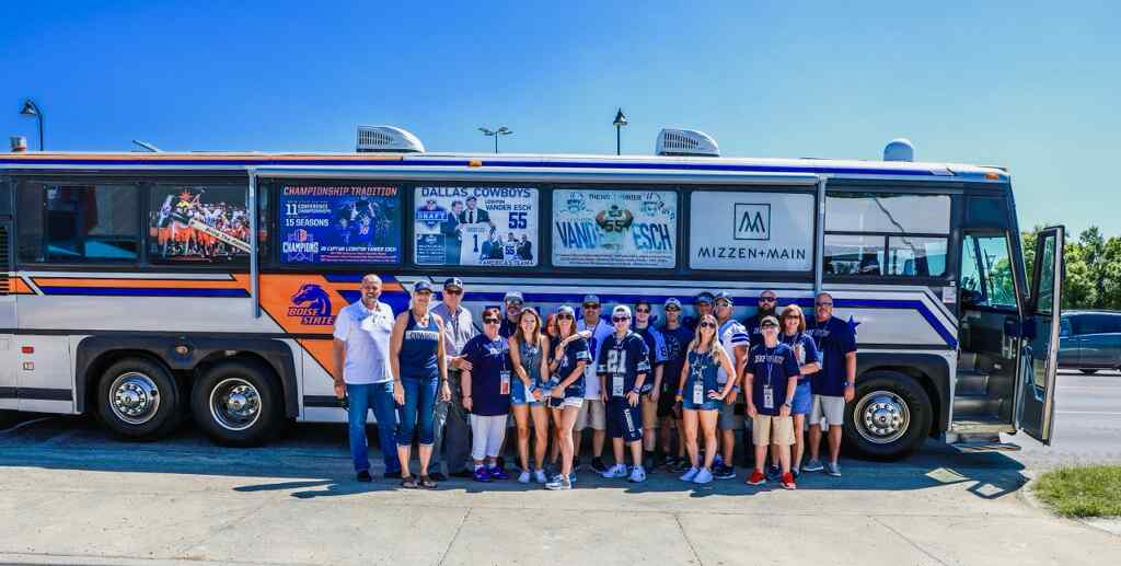 darwinvander's tweet photo. Cowboys Fans there is a few spots left on the Vander Esch Express for this weeks game against the Dolphins, Limited seats , don't miss out we would love to have you onboard, Lets keep this win streak alive, 1st weeks group was a blast #StarSportsTours, #GoCowboys, #TheWolfHunter https://t.co/Zdw5YRfR5D