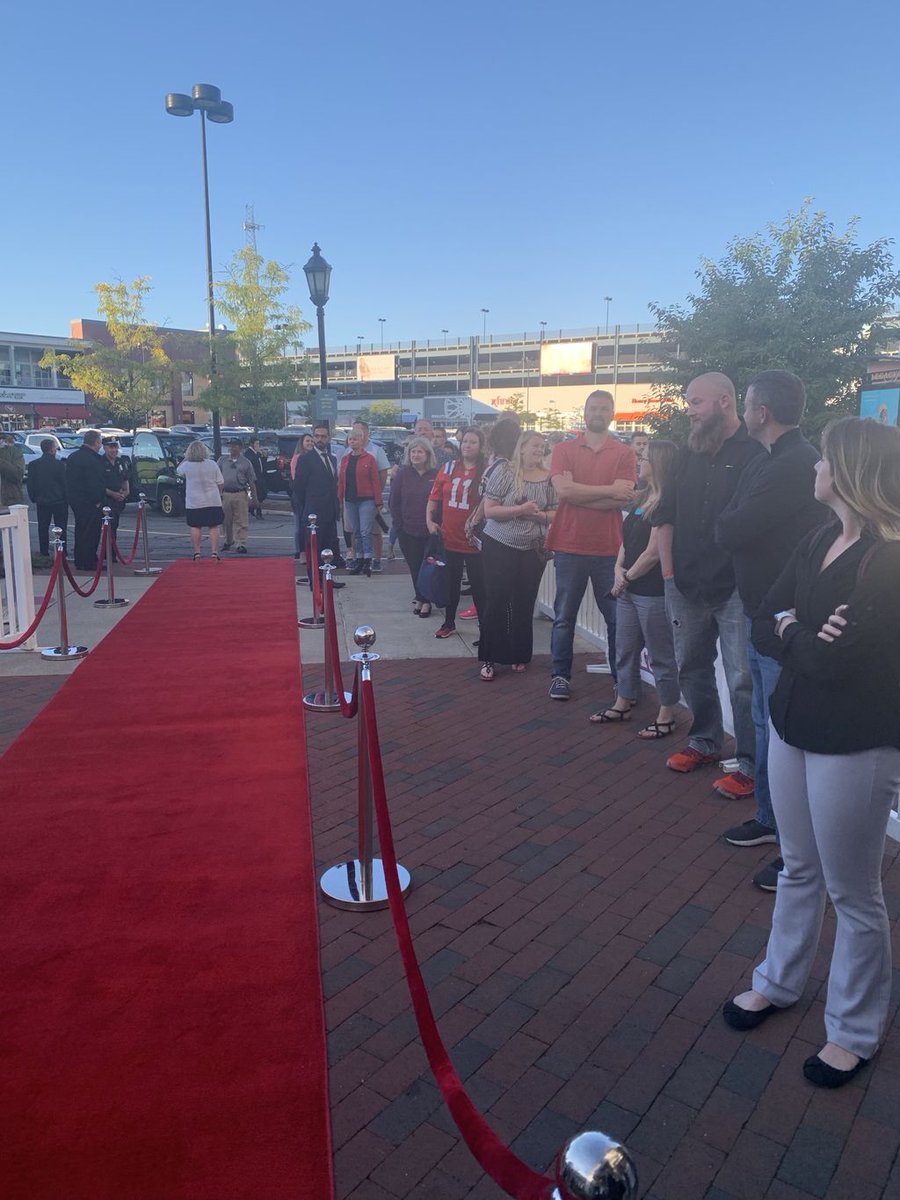 BlueSky_Sports's tweet photo. Our event attendees are lined up and ready for a great night with James White to help raise money for Boston Medical Center. #SweetFeetforStrikes #BowlingForACause https://t.co/Ed2GzIELL0