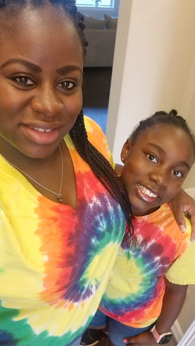 T_English3's tweet image. Great way to kick off Color Week! @MRobinsonElem Rainbow Shirt Day! 🌈Matching my mini-me #Twinning 😀😀
 ❤💛💚💙💜🧡 #MakingLearningMagical