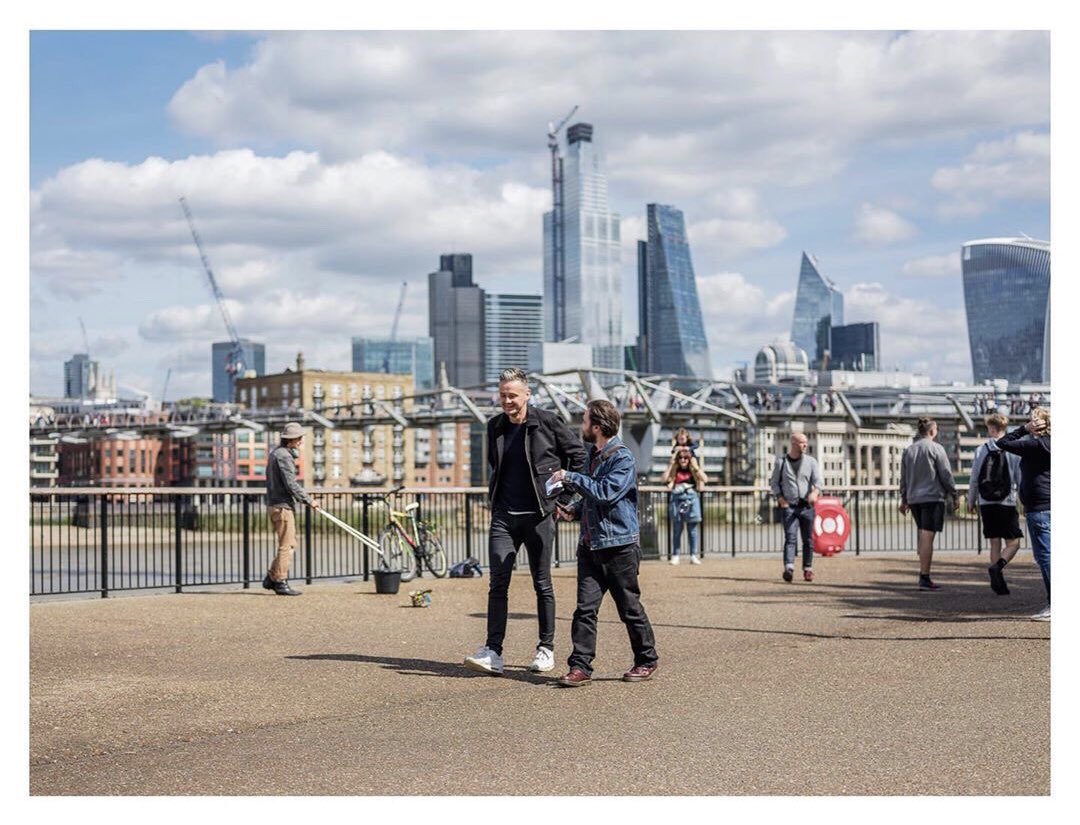 Keanespain's tweet photo. En el próximo número de @BigIssue, @tomchaplin nos habla de las trampas del éxito y del hecho de estar en una banda con amigos de la escuela. https://t.co/zUpuhanqaH