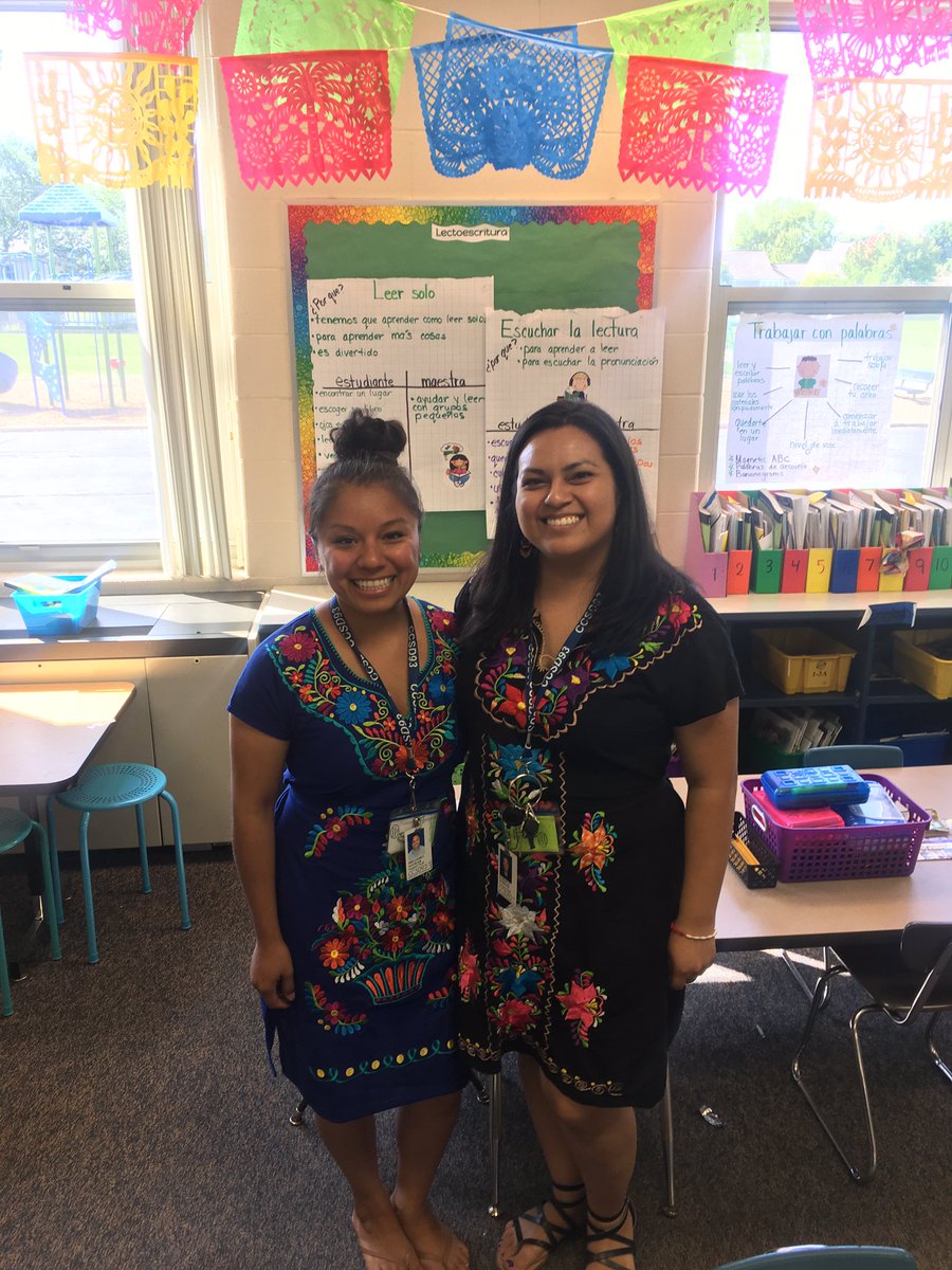 Did you know that Sep 15 kicks off #HispanicHeritageMonth for the independence of many Latin American countries? Happy Independence Day to Mexico! 🇲🇽 
#DualLanguage @ccsd93 <a href="/CloverdaleElem/">Cloverdale School</a> <a href="/CLPrincipalD93/">Chris Pietroski</a>