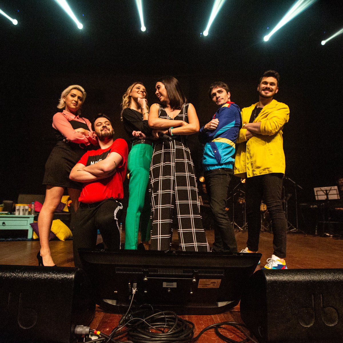 orizzih's tweet photo. Porto Alegre, que show foi esse? Obrigado demais. Rio e Campinas, tamo chegando! ❤️🎤 https://t.co/zBZeMSU7se