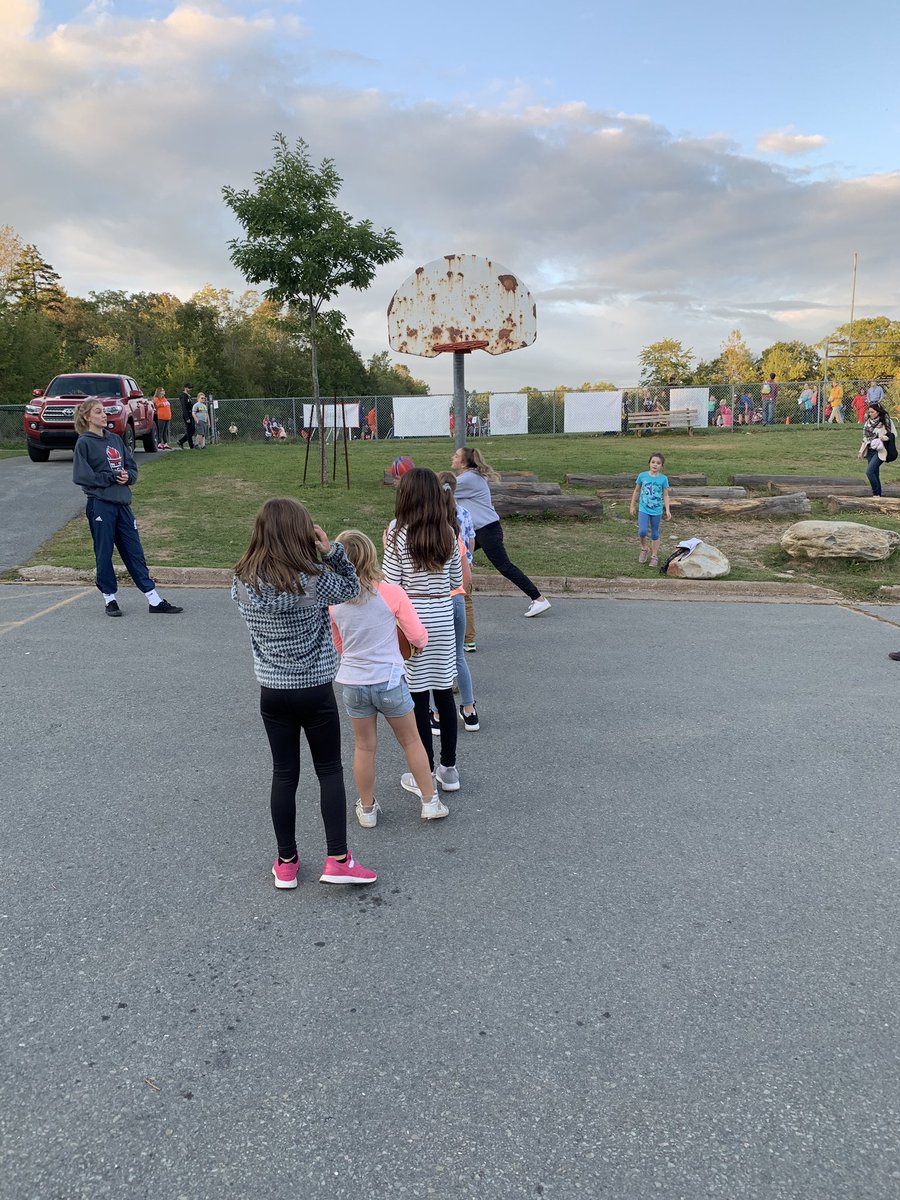 BasinviewPTP's tweet photo. Basketball, baseball and soccer oh my! So much fun being bad by all! @basinviewdrive https://t.co/a0beU9uqIu