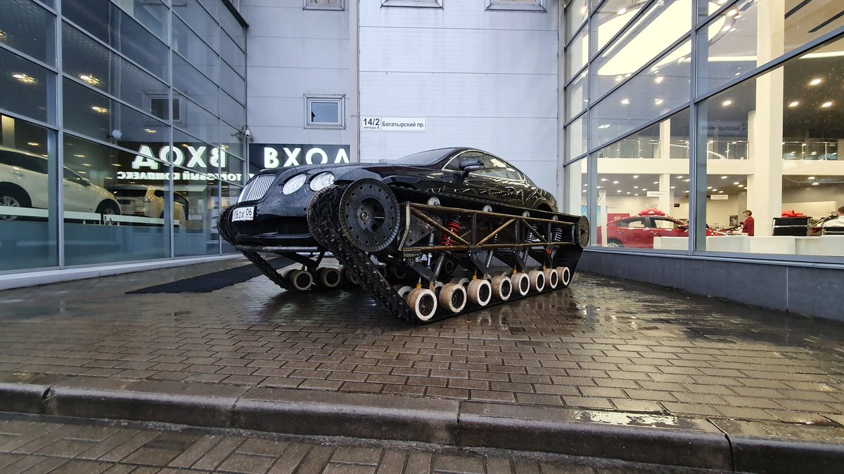 dmitriy_focus's tweet photo. When you live in Russia, you have to meet a Tank sooner or later =)
#ultratank #bentleyultratank https://t.co/s3ZlqjgIbT