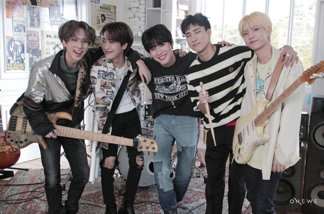 ONEWEWorldwide's tweet photo. [NEWS] #MTVDaily
[FR] [Qu’écouter pendant Chuseok ?] #ONEWE
[ENG] [What to listen to during Chuseok?] #ONEWE
🔗https://t.co/1aQQVi1pca https://t.co/X1asp5qQTZ