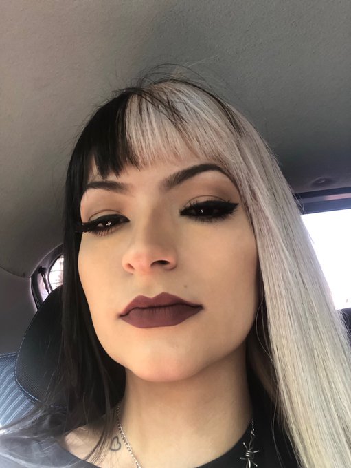 minha cara derretendo nesse calorrrr de sp ?? https://t.co/nNzi33qzzj
