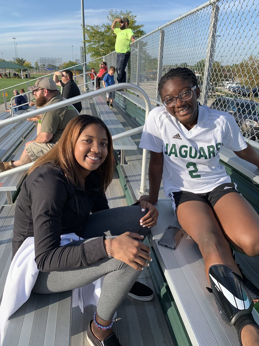 sundevil_grad's tweet photo. When you wear the number 2 @Jaddan_simmons will support. #greatfirstgame #Makenna #evenifyouwearingJags😂 #lovethekids https://t.co/NLzUf7zSBy