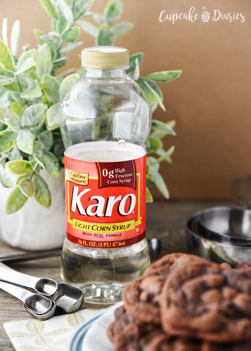 It turns out that the secret to the most wonderfully chewy cookies you will ever eat lies in one ingredient: Karo Syrup! This recipe is about to change your life. #ad #BakeBetterCookies #ChewyChocolateChipCookies bit.ly/2koUtaC