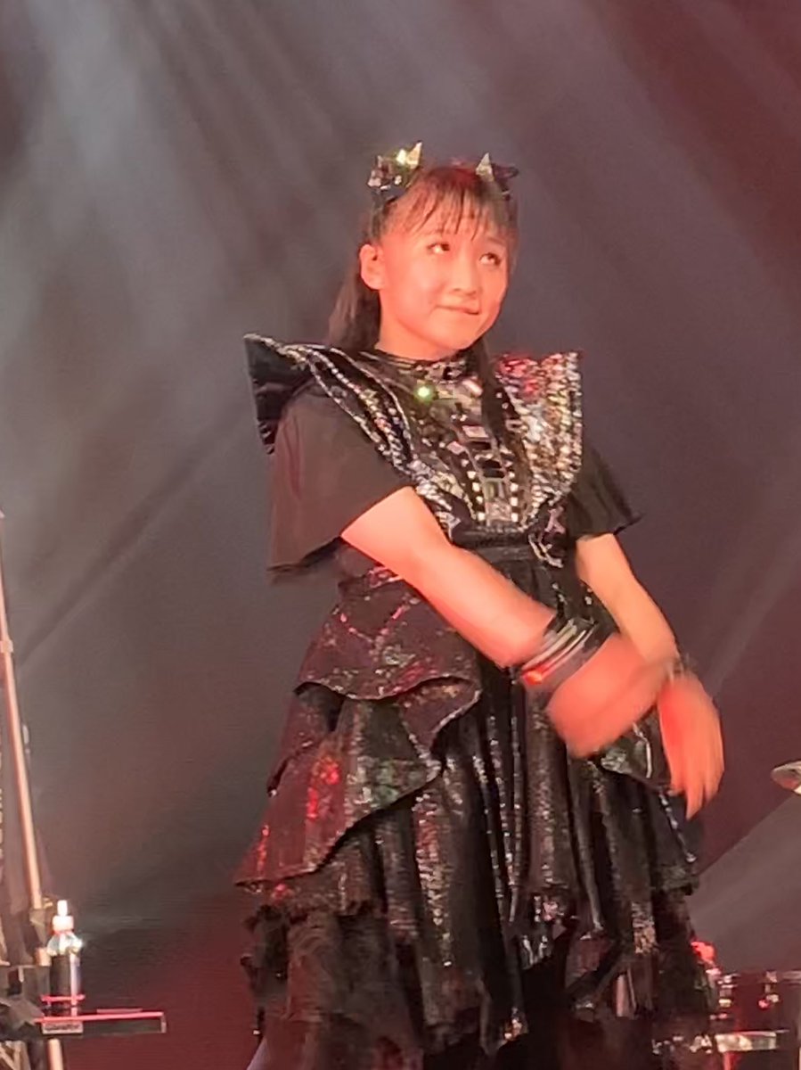 ট ইট র Lahaina Newyork Terminal５はすごかった ワシントンとは逆で百々子かと思っていたら鞘師でびっくり 今度は思い切り鞘師を撮りました 変顔もたくさん 鞘師は美人 でもまずはパフォーマンスで 顔なんてどうでもよいのですね 何してても美人