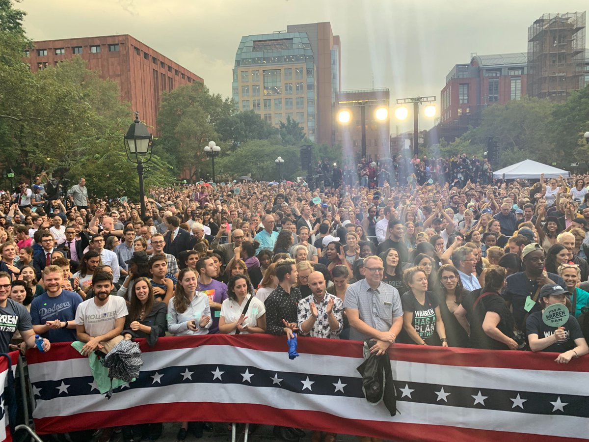 Crowd of Elizabeth Warren supporters at Washington Square Park.