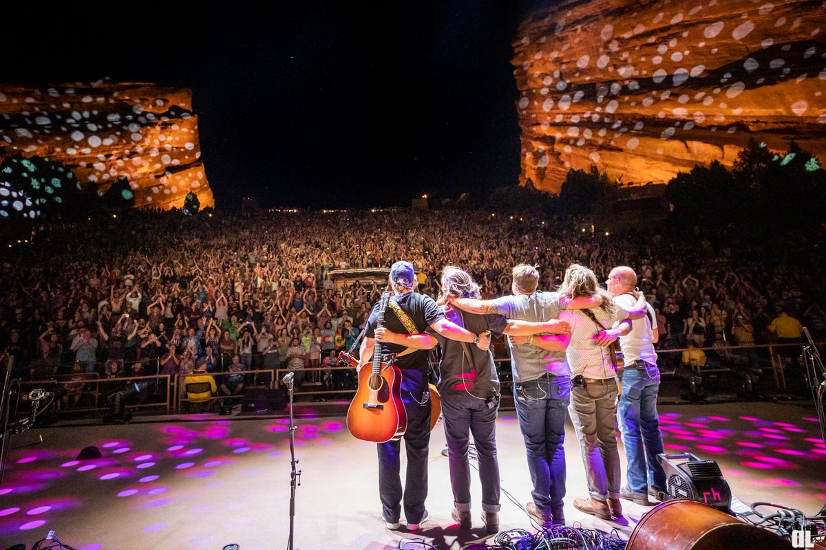 campgreensky's tweet photo. We are still reeling with gratitude from our three nights at @RedRocksCO! Beyond grateful for everyone that joined us to make it an incredible weekend! Special thanks to @thelilsmokies, @RaylandisHere and @bstrings1 for the incredible support all weekend!
📸:@ontheDLphoto
#gsbg19 https://t.co/Um5vivT150