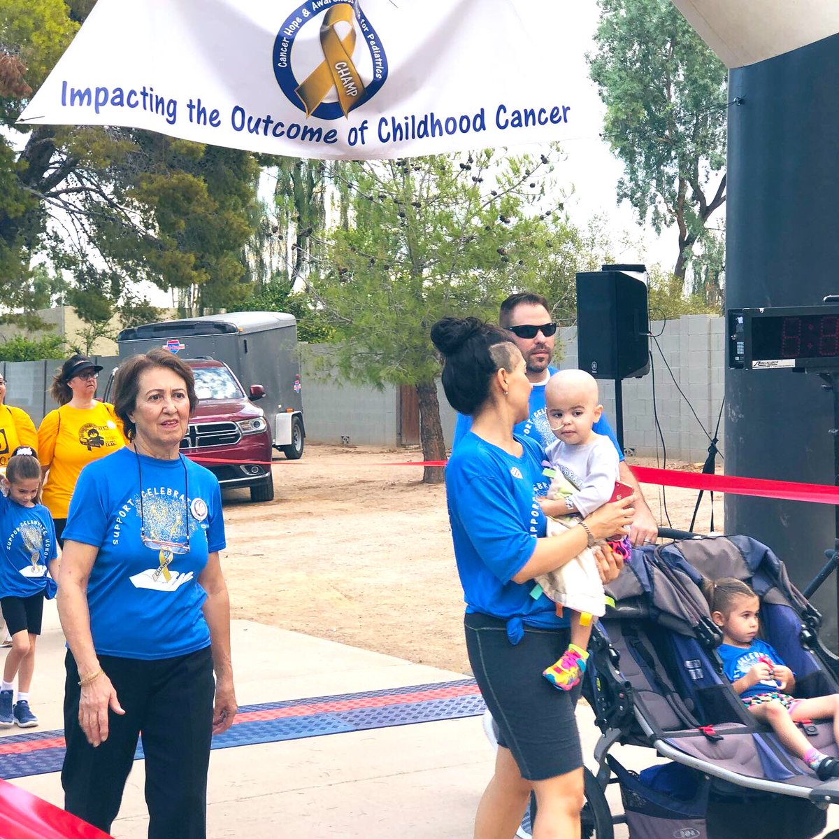 Nonprofit4Kids's tweet photo. We had a wonderful time celebrating all #ChildhoodCancer warriors at the  #SeptemberChamp 5k! Great turnout, awesome people, and the best way to spend an AZ Saturday morning with the childhood cancer community during #ChildhoodCancerAwarenessMonth 💛🎗💛 #CRTCares https://t.co/IbqIDqlLDF
