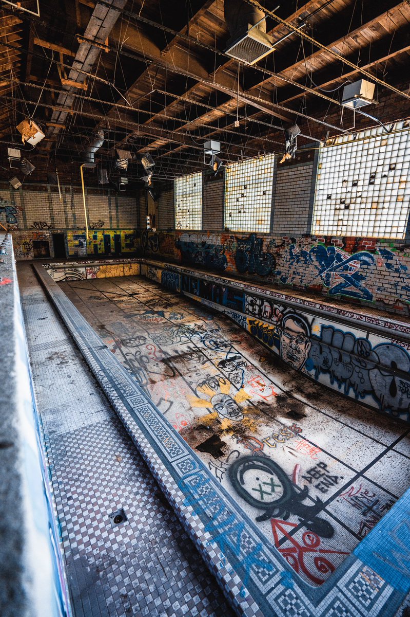 jonburkey's tweet photo. #abandoneddetroit #detroit #abandoned #urbex #michigan https://t.co/N76wHXAQ8n
