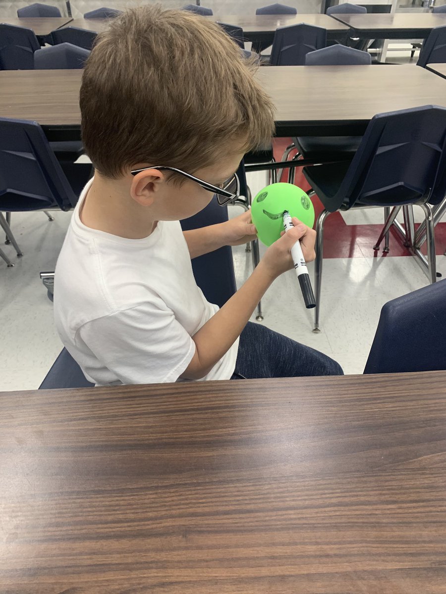 LT_CeasarR's tweet photo. LT’s 4th/5th Bouncing Balloon Bonanza 🎈🎊 @NISD_NWC @NISDLearningTre
#mindworks 
#STEAMgineers 
#Spreading the Word https://t.co/fo9EQ0zn9e