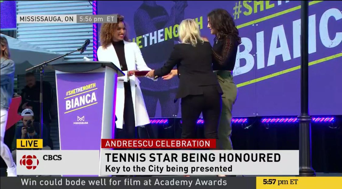 THEMariahAmber's tweet photo. Pretty epic day. Crazy I get to speak to crowds for a living and witness how AMAZING our Canadian sports industry is! Hosting the pre-show was one for the books! #shethenorth #biancaandreescu #champ #hostlife #womeninsports #shethechamp #celebrationsquare #keytothecity #canada https://t.co/CWARULuq2Y