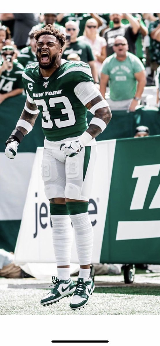 GonsoulinRhett's tweet photo. Most swag in the nfl goes to @TheAdamsEra #PresidentMal https://t.co/6KmS2KgQ4w