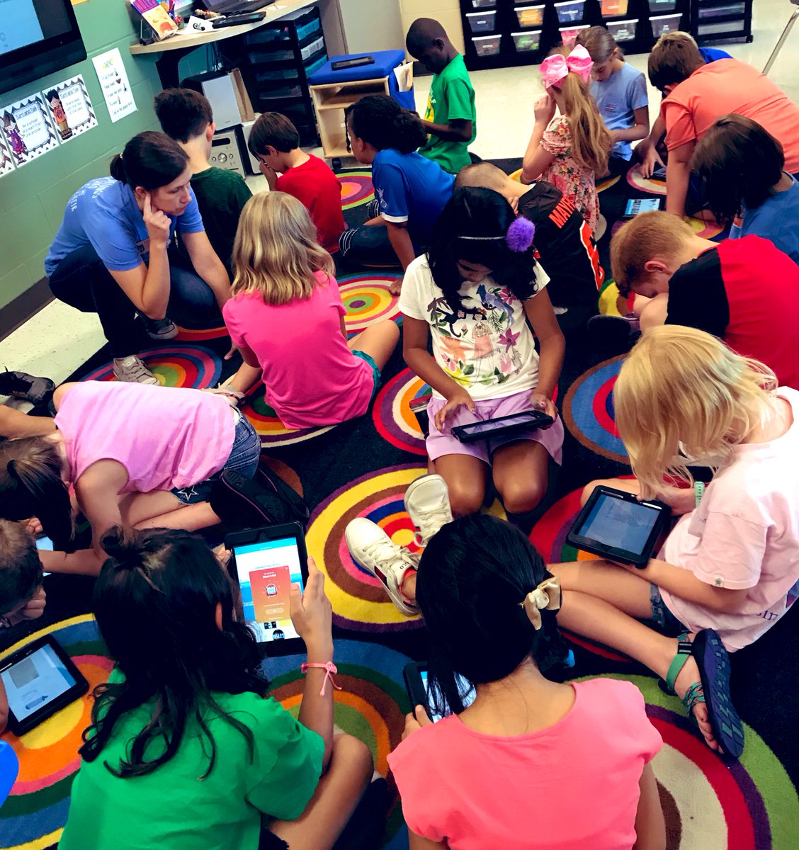 MrsDaugherty4th's tweet image. Learning about our #ElectronicLibrary from @ErikaFitchBEU and diving into #Sora as another option for reading! @BeulahRalphElem