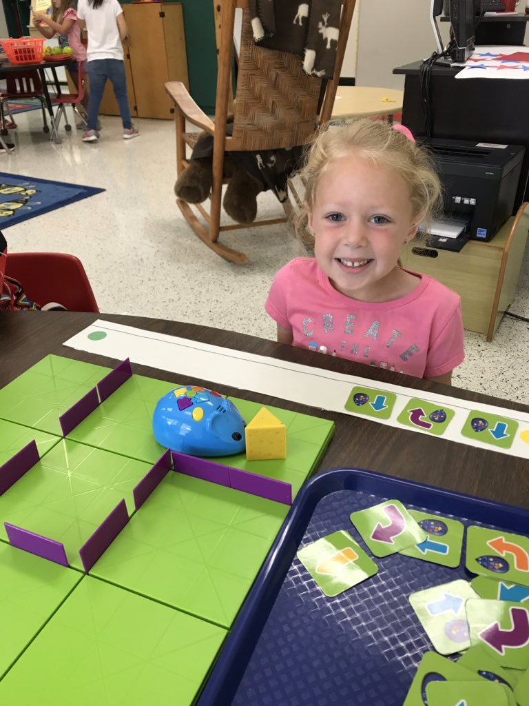 hgpSTEMlab's tweet photo. L👀k at this face! Pure joy when she realized she coded and programmed the mouse🐭 to get the cheese 🧀 @hgpSTEMlab ‼️#MSCStrojans #claimit #ilovestem https://t.co/3nNx9SowxF