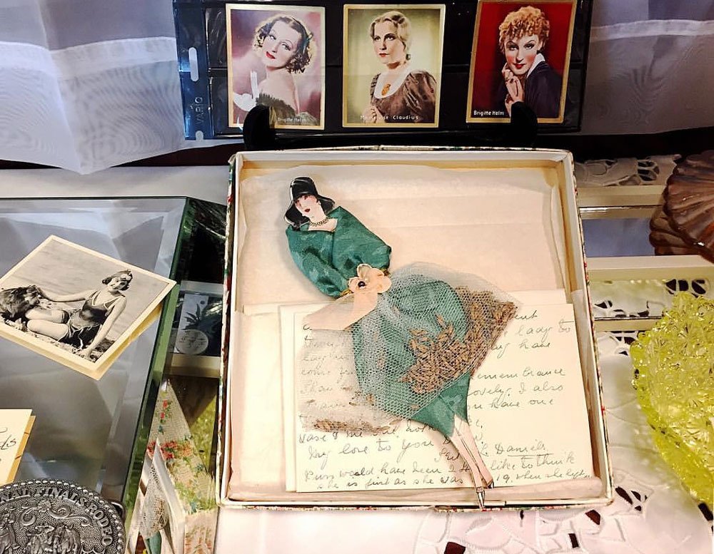 Discover treasures like vintage records, dishware, old signage &amp; antique furniture at the <a href="/EdmAntiqueMall/">Old S. Antique Mall</a>: bit.ly/2MqqAAj  

#yeg #shopyeg