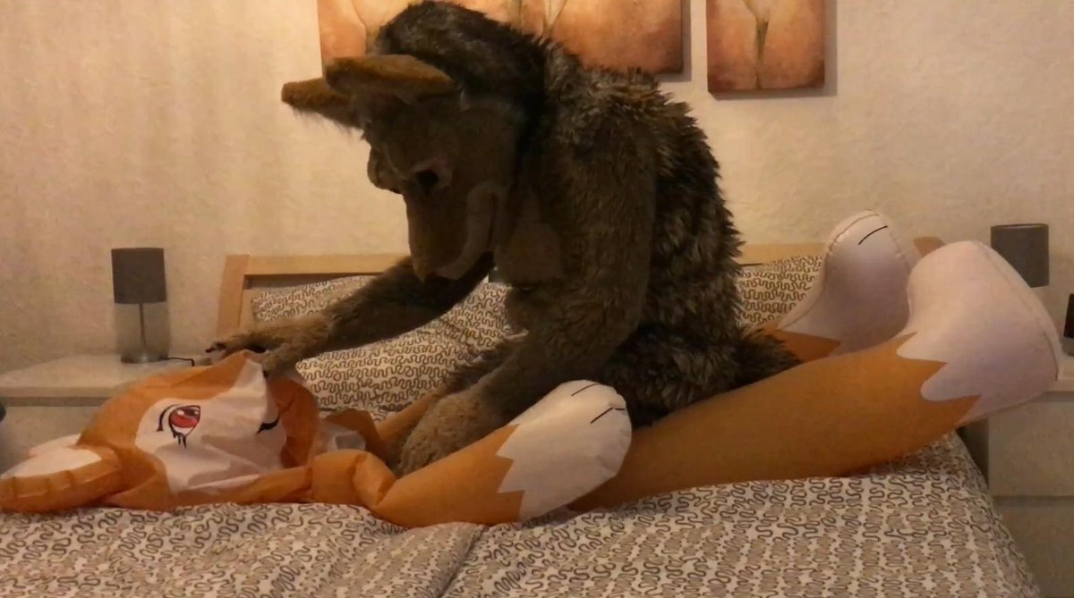 Gotta Love it when you hump a toy and inflate it super TIGHT and bounce even more until it EXPLODES 
💛💛💛🍆💦💦
#poppersareawesome #inflatable #pooltoy 
 #popping #hissing #inflatablepop