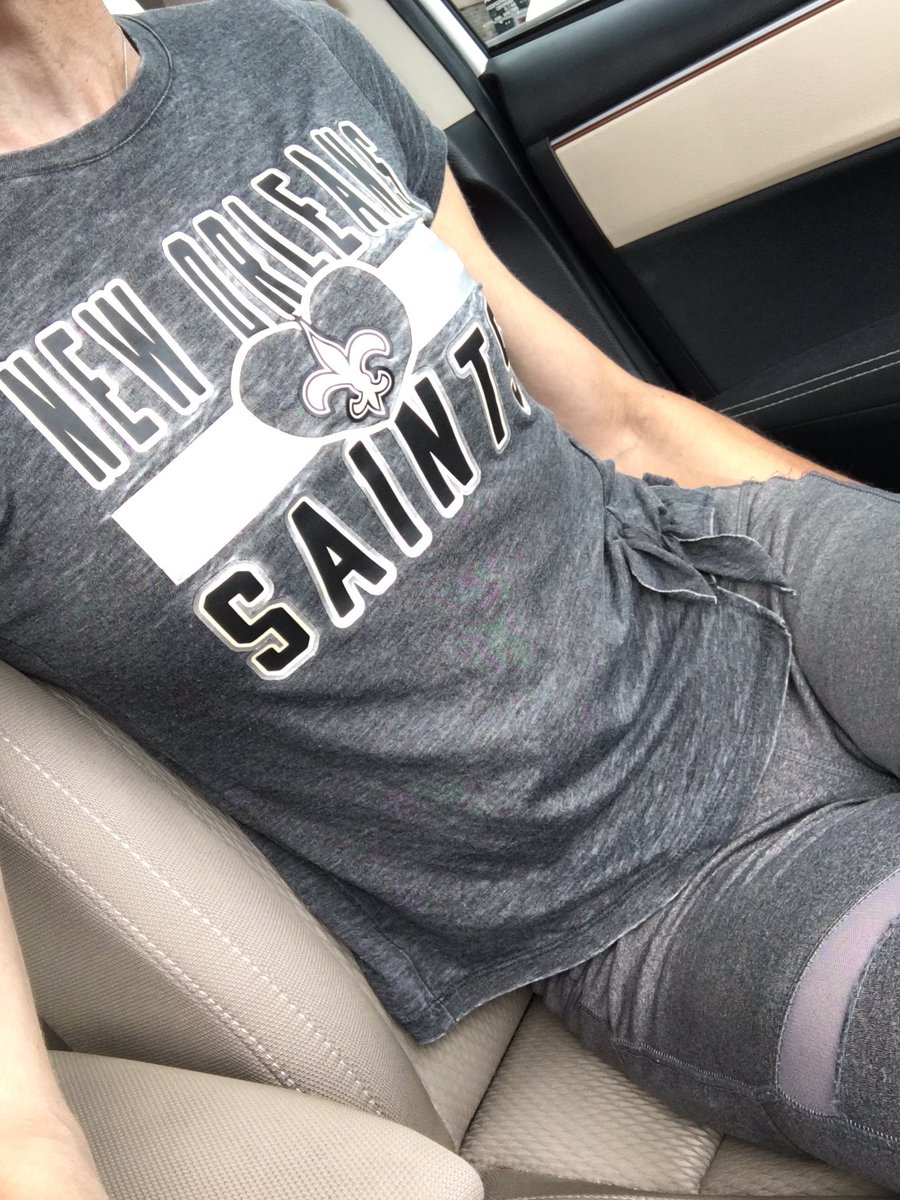 DearEliza's tweet photo. Brees is down but definitely NOT down for the count. A tough thing to happen! Saints for LIFE, nola ‘till ‘ya die!
#Saints  #nola #Brees #NewOrleans https://t.co/yR72ARIoNs