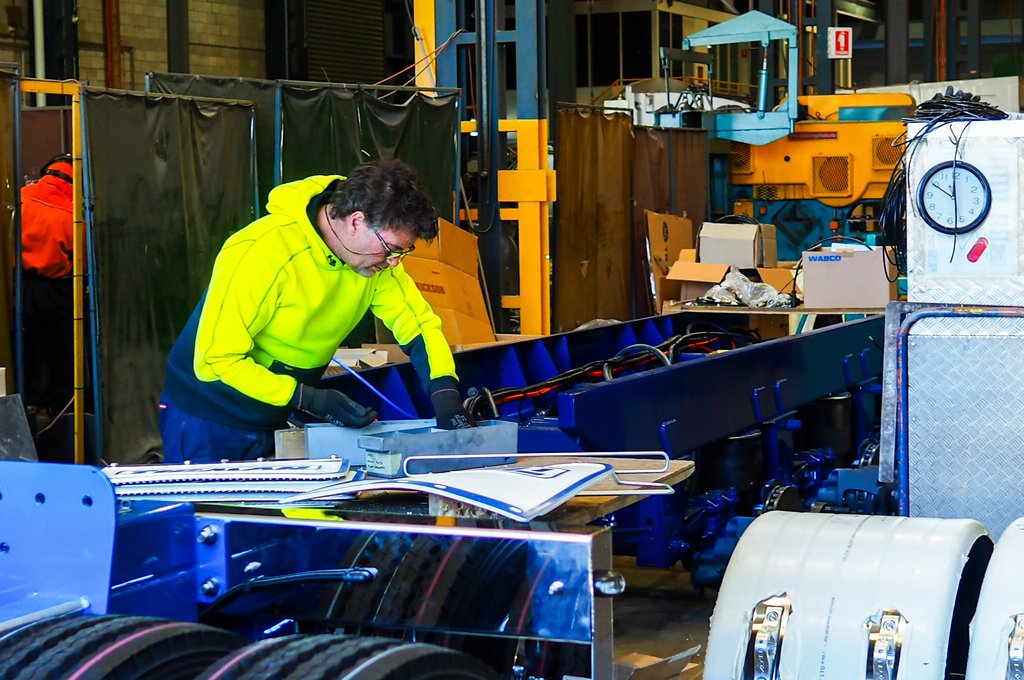 TRS_Resourcing's tweet photo. It's always an enjoyable visit onsite, stopping by to say hello and have a chat with our guys in the workshop!
https://t.co/jgPwjM30tM
#jobsattrs #trs #jobs #tweetajob #perthjobs #melbournejobs #manufacturing #trucks #onsite #stoppedbytosayhi #onsitevisits https://t.co/Y2bW66yKeo