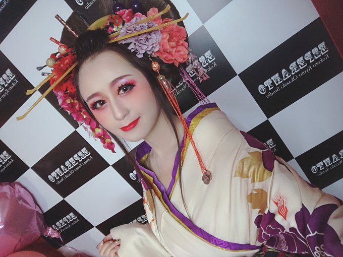 京都で花魁体験してます、星空です😗頭重いぜ https://t.co/2N9UyDXfhV