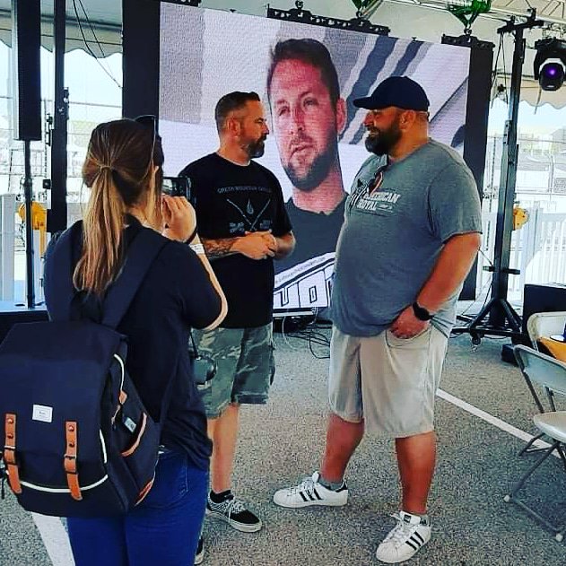 FergoliciousBBQ's tweet photo. Luke Darnell interviewing me for the @nationalbbq at the @AmericanRoyal . Some random dude totally photo bombed us!
#RubSumLUV #bbqlife #bbqnation #bbqfamily #nbbql #kcgrillingco #americanroyal #kcbs #shakenbake https://t.co/wS9khwS3Te