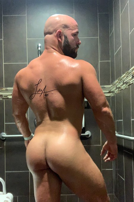 Post workout shower 😜 https://t.co/2aqqKuek3F<a href="/tag/almost2yrs"class="tags"><span>#almost2yrs</span></a>