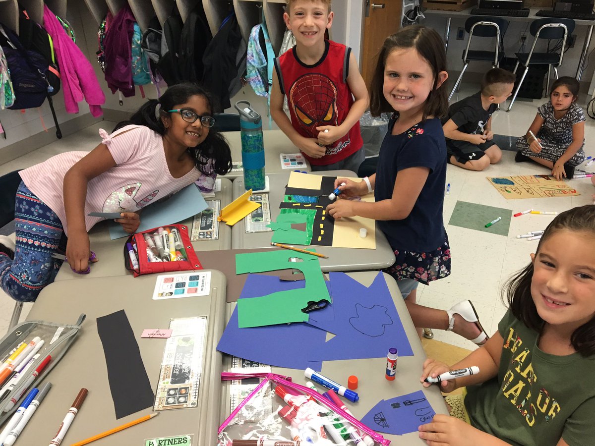 MrsWood103's tweet photo. HARD HAT AREA: Students in 211 were #building #communities today. ๐ ๐งฐ๐ #liveworkandplay #socialstudies @PDSD_Pennell https://t.co/jkPDXm0FJ3