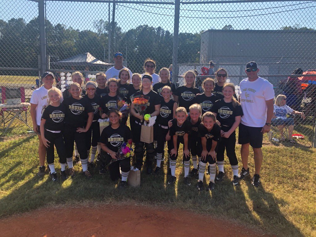 Successful 8th grade night! Very proud of this group of girls! You will be missed!! #OneHeartbeat <a href="/LF_Athletics/">LFMS ATHLETICS</a>