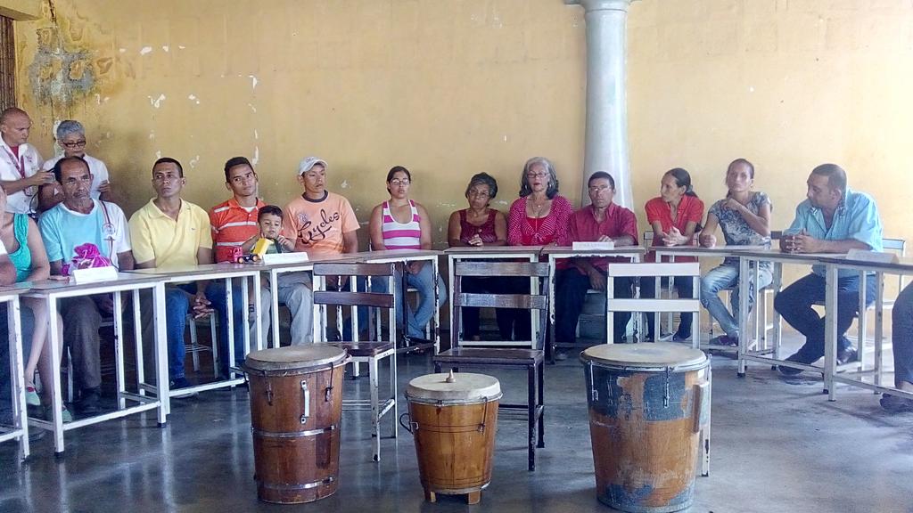Jean_C_Olmos's tweet photo. Juramentación de Voceras y Voceros de la #ComunaElVenerable Mcpio. Rafael Rangel Edo.Trujillo, junto al @PartidoPSUV #Concejales #Comumas #Prefecto #Alcaldía Constituyente de comuna #NestorDelgado @FfmRafael #DelegadaDeComunas constituyente Territorial @Jean_C_Olmos y @MPComunas https://t.co/KiHVcV5Y3H
