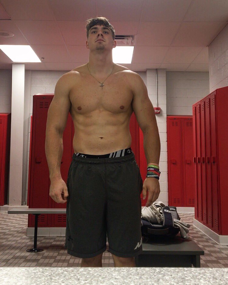 ddubjr40's tweet photo. Be happy with your results but stay hungry for more! Motivation, hard work, dedication! Continuing to push myself more and more!!! #LiftStuff #ChasingThatDream #BodyBuild #BuildingABetterBody #MotivationAndMore https://t.co/DJjdg1pom6