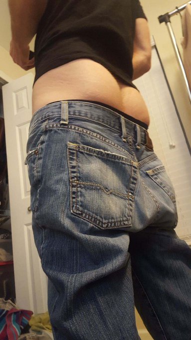 Low quality pic, high quality ass 🍑 https://t.co/vRIo3Luq3L<a href="/tag/gaymer"class="tags"><span>#gaymer</span></a><a href="/tag/noregerts"class="tags"><span>#noregerts</span></a>