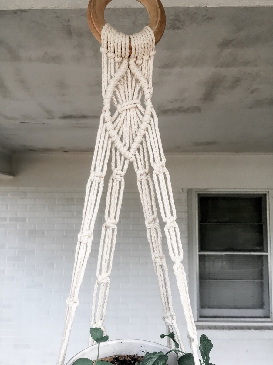 whitleyelsner's tweet photo. I finished this cutie pot hanger today. First come first serve. $20 plus shipping. #macrame #macrameplanthanger #planthanger #macrameart #bohoplanthanger #macramehanging https://t.co/6pqttDLpvr