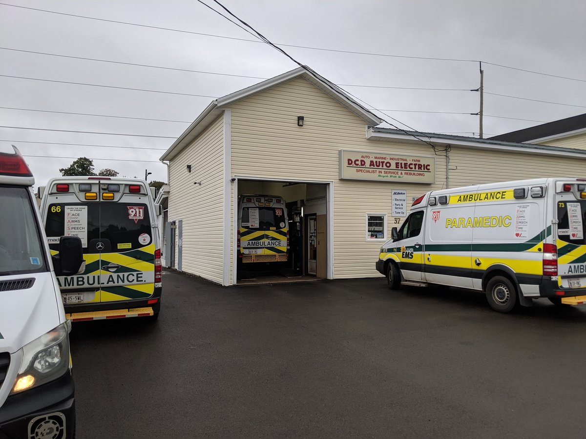 IslandEMS's tweet photo. It was a busy Monday at our fleet center today. Thanks to the amazing team at DCD Auto electrical for keeping us running and our vehicles up to date on services.#EMS #Fleetcenter #maintenancemen https://t.co/3tT6bMy13L