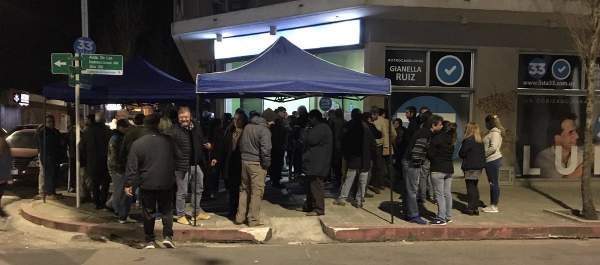 elenalancaster_'s tweet photo. Plenario a lleno total , de @la33 en Las Piedras, hoy con la presencia del Senador @Luisaheber, cada día somos más que queremos ver a @LuisLacallePou Presidente !!! #EsAhora #LoQueNosUne #OtroCanelones #La33ConLuis https://t.co/op0YE8x1B6
