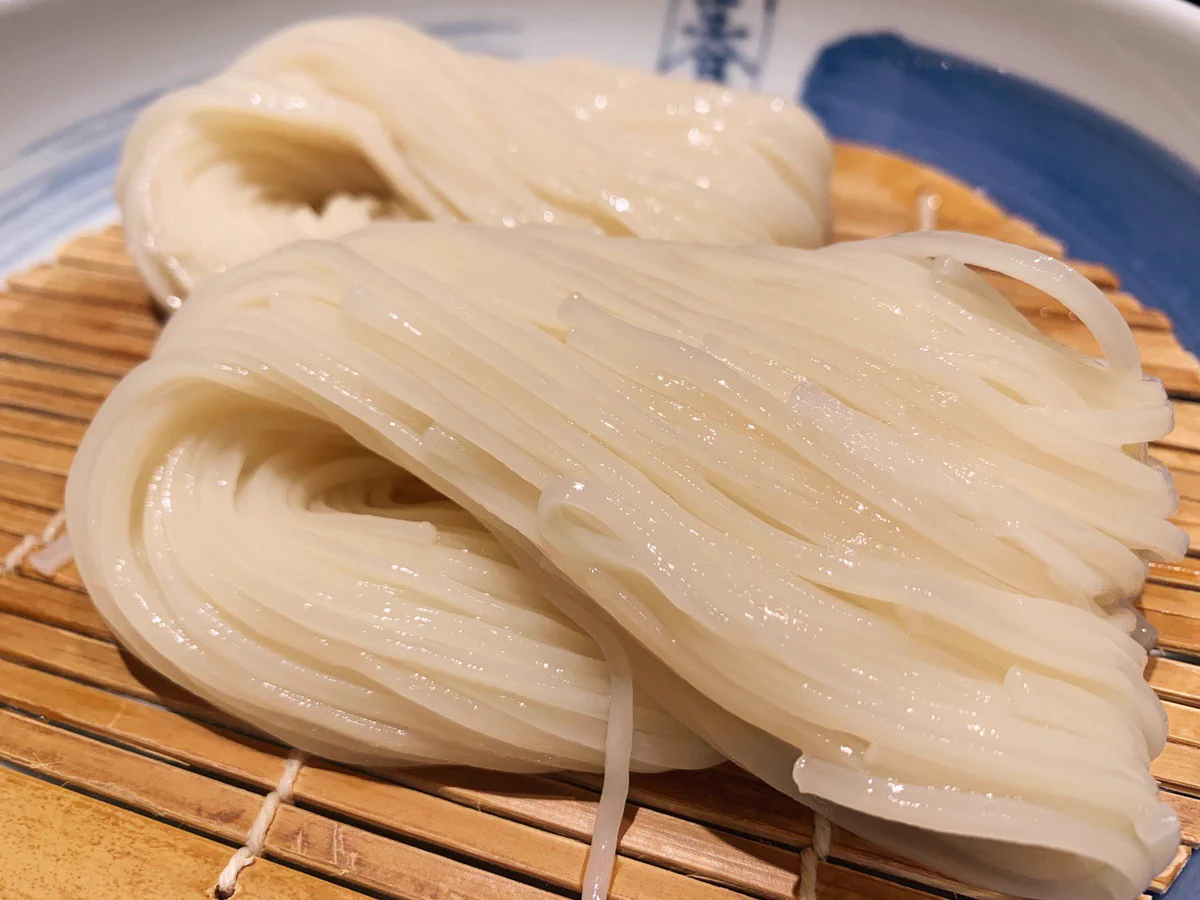 大好きな稲庭うどん！絶品グルメですよね。銀座にはおいしいお店がたくさん。いいなぁ。