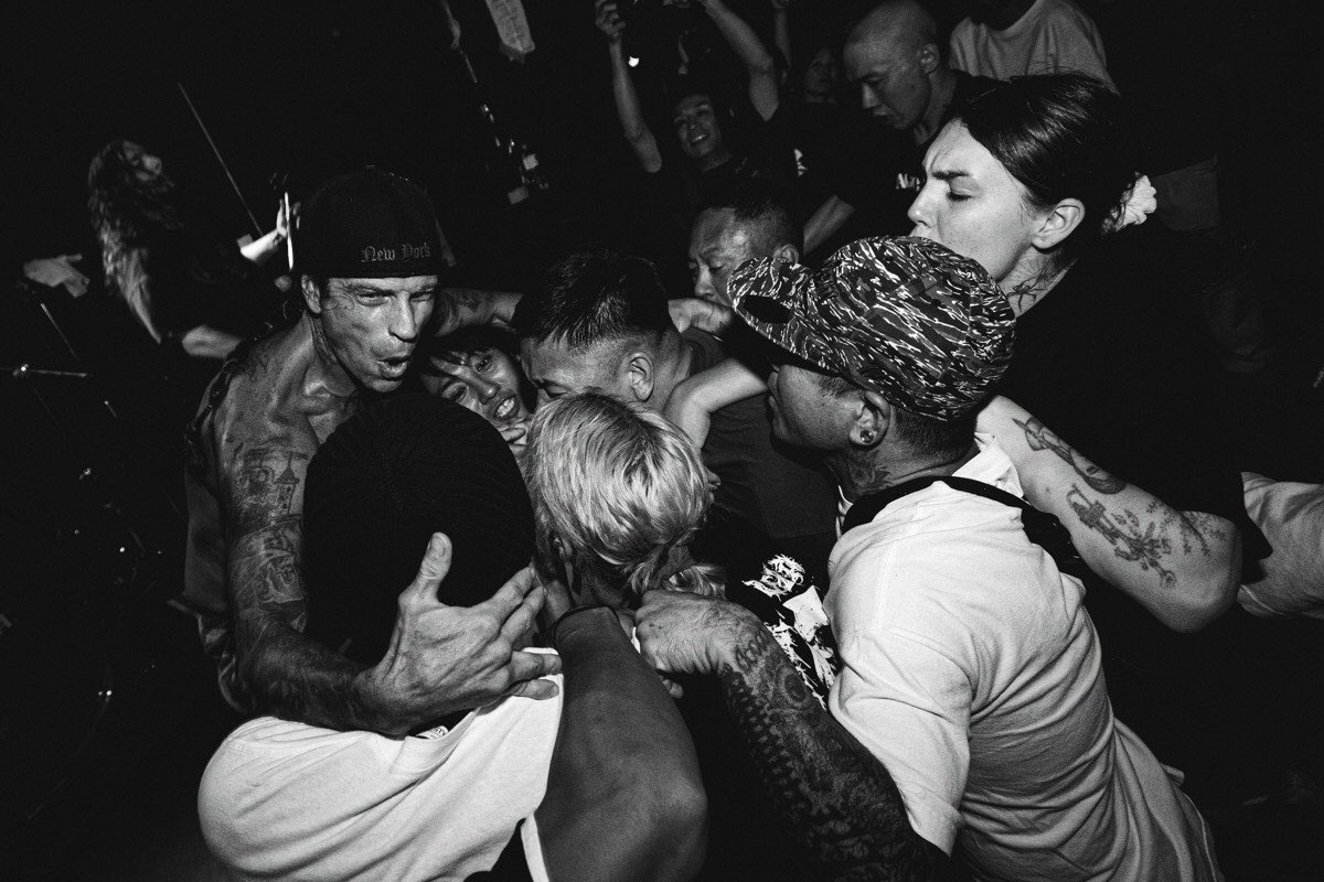 UTCHY_SNOT_MAG's tweet photo. 最狂に凄まじい夜だった🔥20年前に喰らった音楽が20年の時を経てまた同じ場所で出来た事に感謝します👍🏼
Photo by @01_yuji_01 📸
#merauder #maghonor #etenalb #splitsecond_mag #isolahc #mindsave #nemesiscode 遊びに来てくれた皆様そして @SANDMAKOTO 君ホントありがとうございました🙏🏼
#magside https://t.co/EurlSUaPkK
