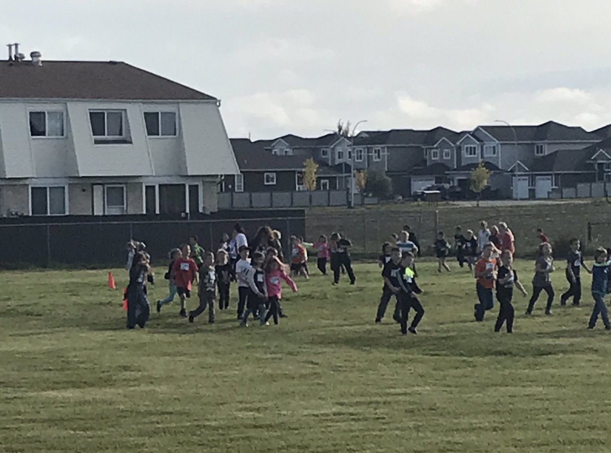 ENDHuskies's tweet photo. Our END Huskies carried on the Marathon of Hope today...running for Terry Fox and many other very important people in our lives💕 https://t.co/KcbcigpLah
