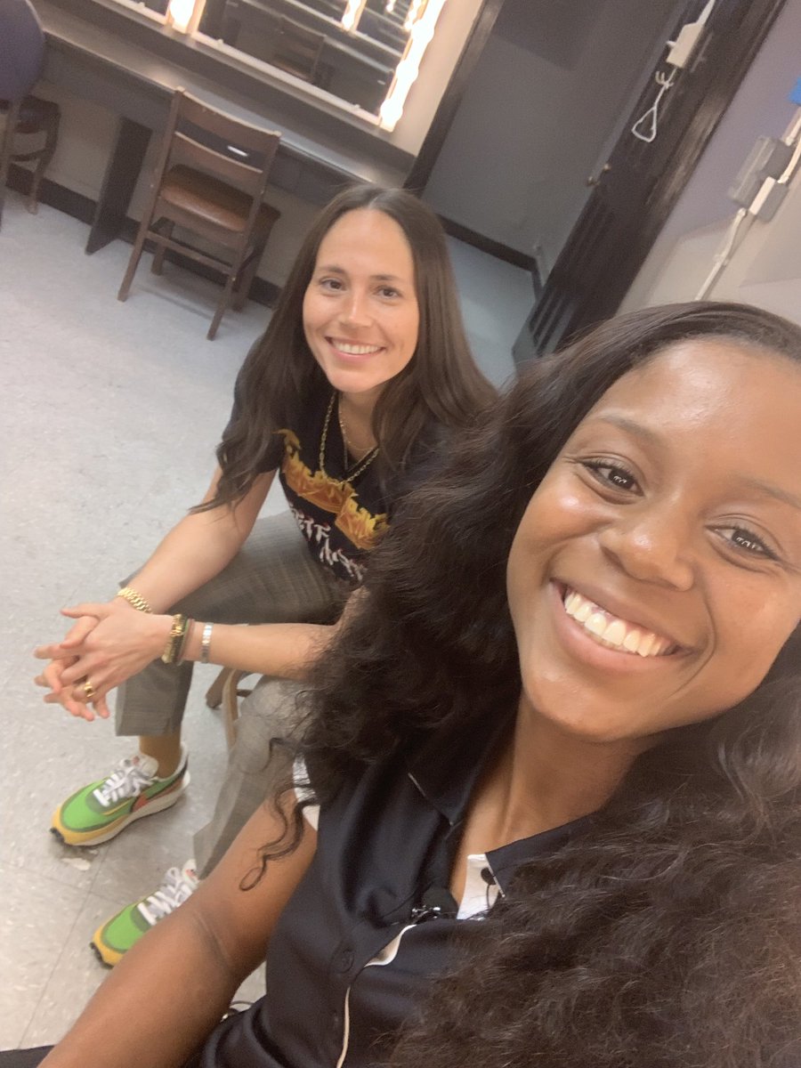 KyraLambert_15's tweet photo. Had a great time moderating  a conversation with the 🐐 tonight🙌🏾Thank you so much @S10Bird for speaking with me and coming all the way out here to share your thoughts, ideas, and stories! 

Also HUGE s/o to @dukeunion for planning such an incredible event 🙌🏾💙 https://t.co/8FzQgisIIA