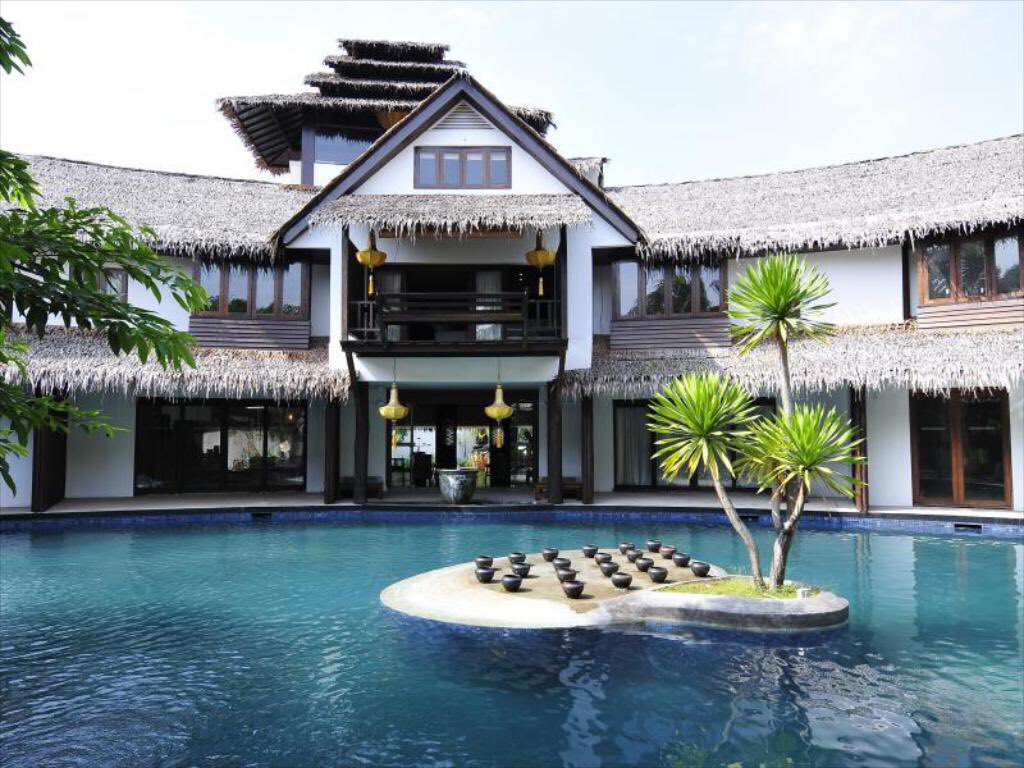 liburmy's tweet photo. 📍Villa Samadhi, Kuala Lumpur

Nampak macam kat Bali tapi sebenarnya dalam Malaysia je. Nampak cukup mendamaikan.

#libur #liburMY #liburkatmana https://t.co/vIQ8XeNtaV