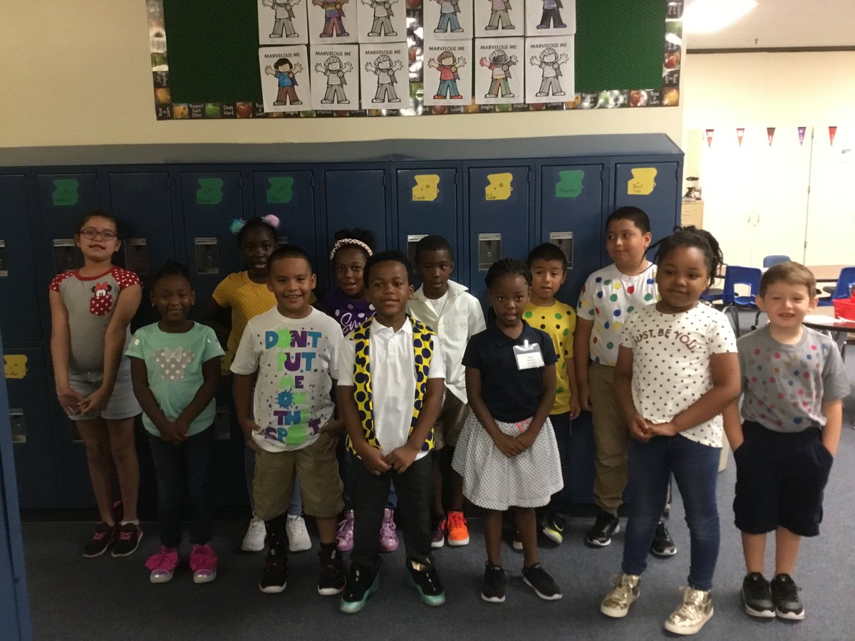 PetroskyPirates's tweet photo. We were so excited to celebrate Dot Day! Can’t wait to see where our mark takes us! #dotday2019 @AliefISD #aliefleads #smileypose #sillypose https://t.co/uwiye6qNTu