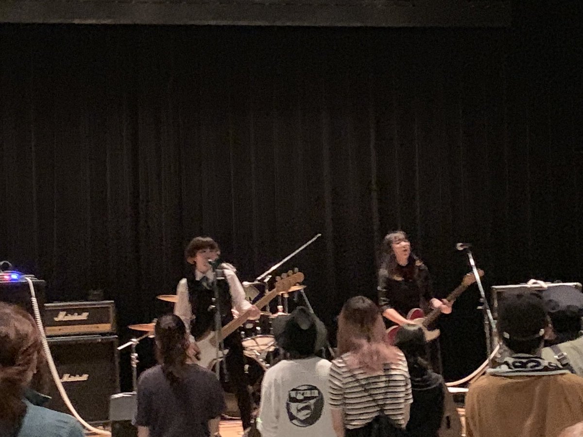 junxjunxjunx's tweet photo. 昨日も引き続きスペースUで遊び場イベントしました。
The Backwards レコ発おめでとう🎉
久々にみたけどめちゃパワーアップしててカッコよくなってた!!
良い一日でした。
#TBW
#Thebackwards
#koga https://t.co/jwpqHKWml7